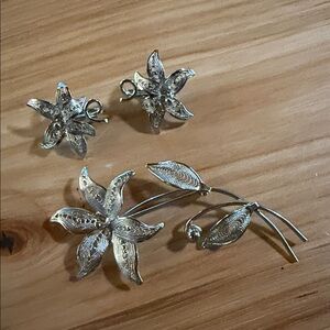Brooch & Clip Earring Set Silver Tone Flower MORE PICS IN THE WAY!!